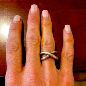 Sterling silver criss crossed ring